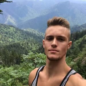 Meet your Posher, Tom